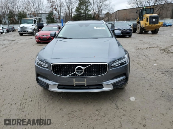 2018 Volvo V90 z VIN YV4102NK3J1018768, wystawiony jako Copart lot #84166884 z przebiegiem 86 811 mil mil oraz Szkoda całkowita • Salvage title. Historia ofert i sprzedaży dostępna na DreamBid. Obrazek 5.