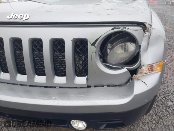 2016 Jeep Patriot Sport with VIN 1C4NJRBB6GD756036, listed as a IAAI auction lot 41910486 with 147,845 mi miles and . Bid and sale history available at carsss.com. Image 17.