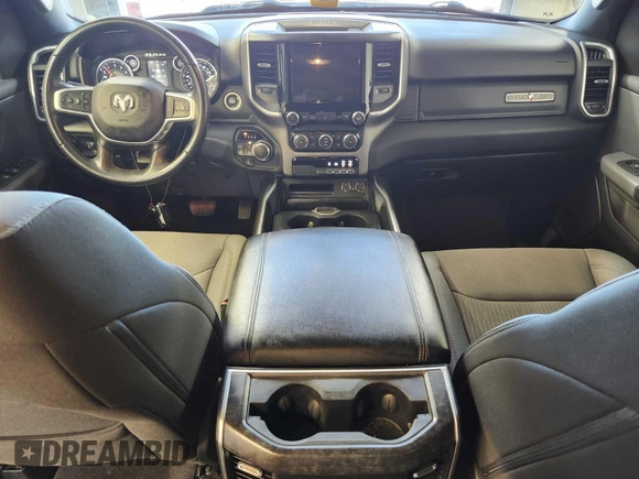 2022 Ram 1500 Big Horn z VIN 1C6RRFFG4NN269611, wystawiony jako IAAI lot #42566377 z przebiegiem 97 169 mil mil oraz . Historia ofert i sprzedaży dostępna na DreamBid. Obrazek 10.