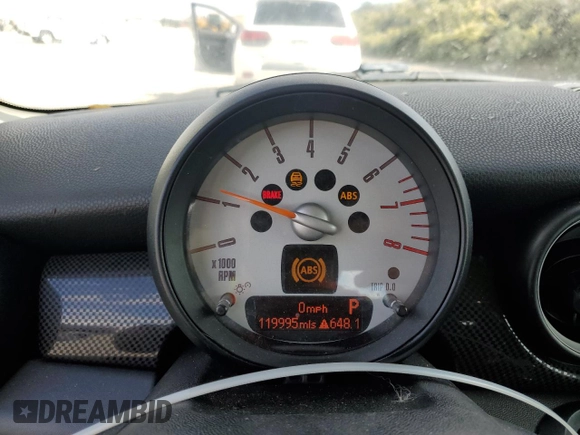 2011 MINI Hardtop S with VIN WMWSV3C57BTY14678, listed as a Copart auction lot 55501545 with 119,995 mi miles and Salvage title. Bid and sale history available at DreamBid. Image 9.