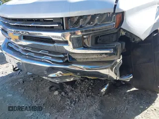 2019 Chevrolet Silverado 1500 LTZ with VIN 1GCUYGEL3KZ123666, listed as a IAAI auction lot 41145149 with 70,043 mi miles. Bid and sale history available at carsss.com. Image 6.