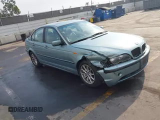 2003 BMW 3 Series 325i with VIN WBAAZ33423KP79661, listed as a IAAI auction lot 41289029 with 47,537 mi miles. Bid and sale history available at carsss.com. Image 1.