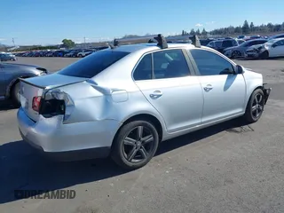 2008 Volkswagen Jetta Sedan SE with VIN 3VWRM71K48M030855, listed as a IAAI auction lot 41740303 with 173,026 mi miles. Bid and sale history available at carsss.com. Image 4.