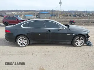 2017 Jaguar XF 35t Premium with VIN SAJBJ4BV4HCY32538, listed as a IAAI auction lot 41849505 with 109,290 mi miles. Bid and sale history available at carsss.com. Image 13.