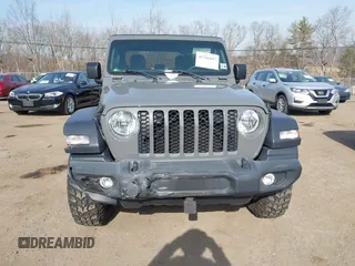 2020 Jeep Gladiator Sport S with VIN 1C6HJTAG2LL157701, listed as a IAAI auction lot 41766647 with 62,571 mi miles. Bid and sale history available at carsss.com. Image 6.