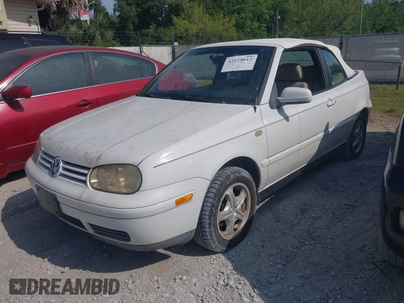 2000 Volkswagen Cabrio GLS with VIN 3VWCC21V8YM805177, listed as a IAAI auction lot 42179612 with 111,837 mi miles and . Bid and sale history available at DreamBid. Image 2.