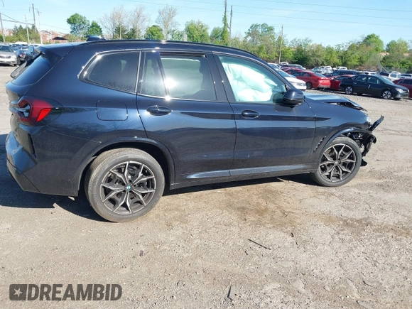 2024 BMW X3 xDrive30i z VIN 5UX53DP08R9V36583, wystawiony jako IAAI lot #42128986 z przebiegiem 9 mil mil oraz . Historia ofert i sprzedaży dostępna na DreamBid. Obrazek 4.