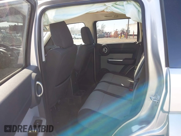 2007 Dodge Nitro SLT with VIN 1D8GT58K77W614092, listed as a IAAI auction lot 41645991 with 129,931 mi miles. Bid and sale history available at carsss.com. Image 8.