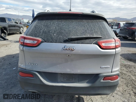 2017 Jeep Cherokee Latitude z VIN 1C4PJMCB5HD213966, wystawiony jako Copart lot #54869785 z przebiegiem 70 233 mil mil oraz Szkoda całkowita • Salvage title. Historia ofert i sprzedaży dostępna na DreamBid. Obrazek 6.