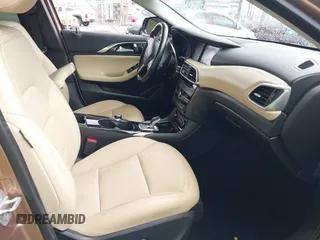 2017 Infiniti QX30 z VIN SJKCH5CP0HA021221, wystawiony jako IAAI lot #41771213 z przebiegiem 88 351 mil mil oraz . Historia ofert i sprzedaży dostępna na DreamBid. Obrazek 5.