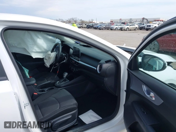 2024 Kia Forte LXS with VIN 3KPF24AD5RE812444, listed as a IAAI auction lot 41883462 with 13,091 mi miles and . Bid and sale history available at DreamBid. Image 5.