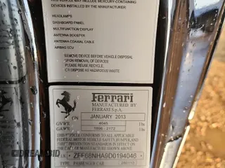 2013 Ferrari 458 Italia z VIN ZFF68NHA9D0194046, wystawiony jako Copart lot #43152325 z przebiegiem 19 299 mil mil oraz Szkody całkowita. Historia ofert i sprzedaży dostępna na DreamBid. Obrazek 15.