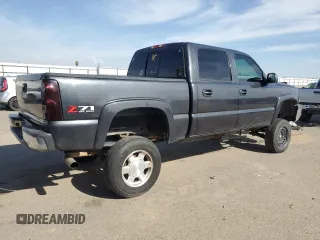 2005 Chevrolet Silverado 1500 LT with VIN 2GCEK13TX51247047, listed as a Copart auction lot 52769025 with 201,593 mi miles and Salvage Title. Bid and sale history available at DreamBid. Image 3.