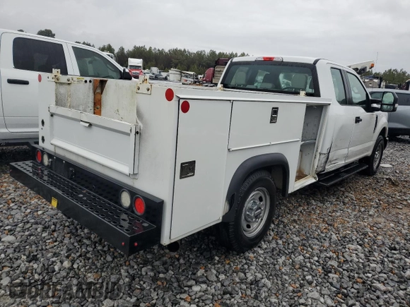 2017 Ford F-250 XL z VIN 1FD7X2A66HEE51243, wystawiony jako Copart lot #41967755 z przebiegiem 194 364 mil mil oraz Szkoda całkowita • Salvage title. Historia ofert i sprzedaży dostępna na DreamBid. Obrazek 3.