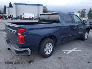 2022 Chevrolet Silverado 1500 LT with VIN 1GCPACEK5NZ630252, listed as a Copart auction lot 82709634 with 33,954 mi miles and Salvage Title. Bid and sale history available at carsss.com. Image 3.