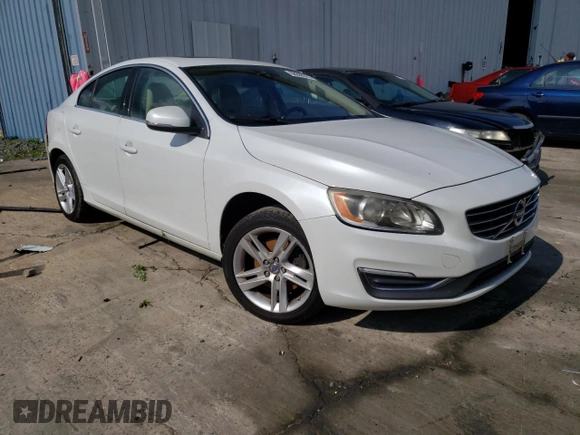 2015 Volvo S60 T5 Drive-E Premier with VIN YV126MFB7F2301301, listed as a Copart auction lot 68088923 with 103,879 mi miles. Bid and sale history available at carsss.com. Image 4.