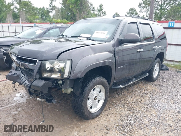 2010 Chevrolet Tahoe LT z VIN 1GNUKBE03AR221483, wystawiony jako IAAI lot #42157016 z przebiegiem 233 193 mil mil oraz . Historia ofert i sprzedaży dostępna na DreamBid. Obrazek 2.