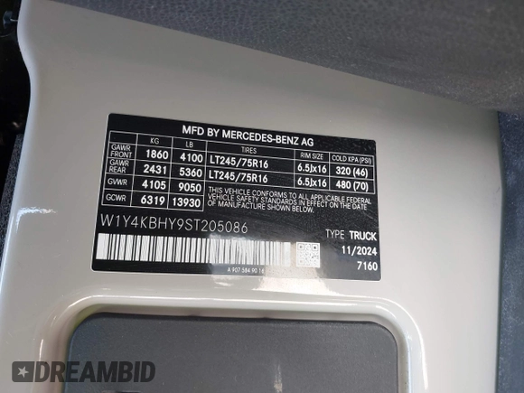 2025 Mercedes-Benz Sprinter Cargo with VIN W1Y4KBHY9ST205086, listed as a IAAI auction lot 41922358 with 5,590 mi miles and . Bid and sale history available at carsss.com. Image 9.