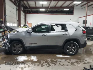 2016 Jeep Cherokee Latitude with VIN 1C4PJMCS6GW321256, listed as a IAAI auction lot 41314789 with 127,951 mi miles. Bid and sale history available at carsss.com. Image 15.