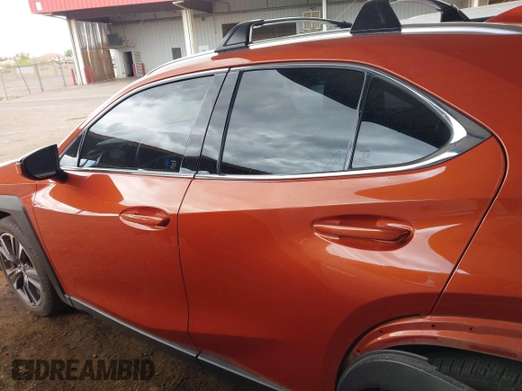 2019 Lexus UX 200 z VIN JTHY3JBH9K2005464, wystawiony jako IAAI lot #42196158 z przebiegiem 50 910 mil mil oraz . Historia ofert i sprzedaży dostępna na DreamBid. Obrazek 15.