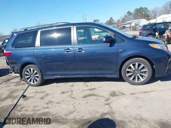 2018 Toyota Sienna XLE with VIN 5TDDZ3DC6JS206368, listed as a IAAI auction lot 41635138 with 44,578 mi miles. Bid and sale history available at carsss.com. Image 13.