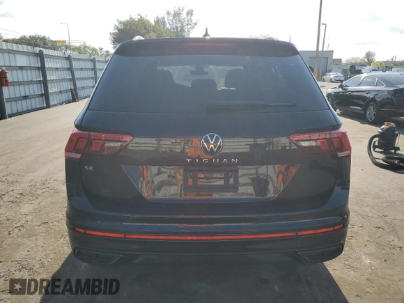 2022 Volkswagen Tiguan SE R-Line Black z VIN 3VVCB7AX0NM056683, wystawiony jako Copart lot #53490225 z przebiegiem 19 993 mil mil oraz Szkoda całkowita • Salvage title. Historia ofert i sprzedaży dostępna na DreamBid. Obrazek 6.