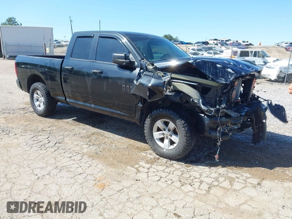 2018 Ram 1500 Express z VIN 1C6RR7FG2JS331802, wystawiony jako IAAI lot #41985617 z przebiegiem 68 483 mil mil oraz . Historia ofert i sprzedaży dostępna na DreamBid. Obrazek 1.