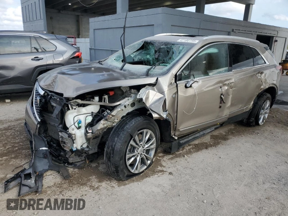 2022 Cadillac XT5 FWD Premium Luxury z VIN 1GYKNCRS4NZ179429, wystawiony jako Copart lot #47180195 z przebiegiem 45 649 mil mil oraz Nie do naprawy • Non repairable. Historia ofert i sprzedaży dostępna na DreamBid. Obrazek 1.