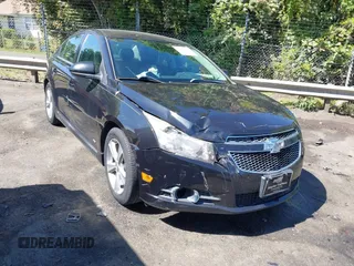 2014 Chevrolet Cruze 2LT z VIN 1G1PE5SB0E7208799, wystawiony jako IAAI lot #42057814 z przebiegiem 124 485 mil mil oraz . Historia ofert i sprzedaży dostępna na DreamBid. Obrazek 1.