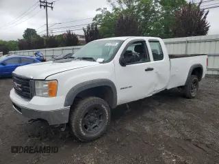 2013 GMC Sierra 2500HD Work Truck z VIN 1GT22ZC82DZ229449, wystawiony jako Copart lot #61175655 z przebiegiem Nie podano mil oraz Szkoda całkowita • Salvage title. Historia ofert i sprzedaży dostępna na DreamBid. Obrazek 1.