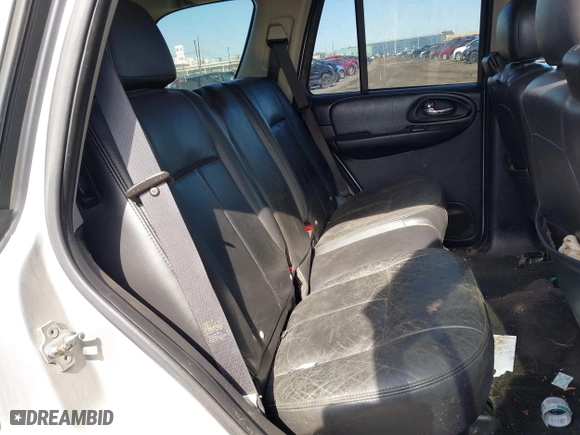 2005 Chevrolet TrailBlazer LT with VIN 1GNDT13S152261782, listed as a IAAI auction lot 41963416 with 125,041 mi miles. Bid and sale history available at carsss.com. Image 8.