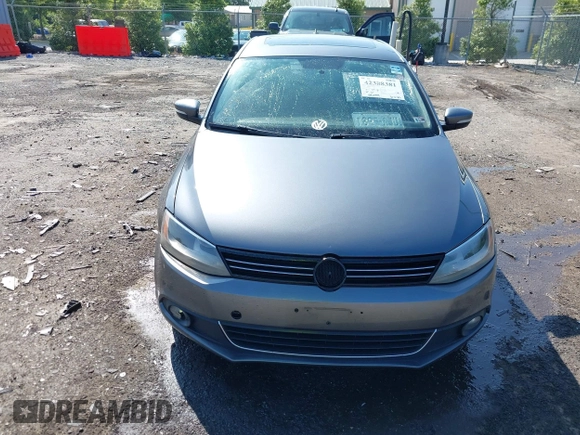 2011 Volkswagen Jetta SEL с VIN 3VWLZ7AJ9BM376079, выставлен на аукционе IAAI как лот 42388381 с пробегом 190 000 миль миль и . История ставок и продаж доступна на DreamBid. Изображение 13.