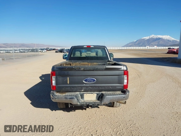 2019 Ford F-250 XL z VIN 1FT7X2B66KEE87332, wystawiony jako IAAI lot #41423827 z przebiegiem 206 947 mil mil oraz . Historia ofert i sprzedaży dostępna na DreamBid. Obrazek 16.