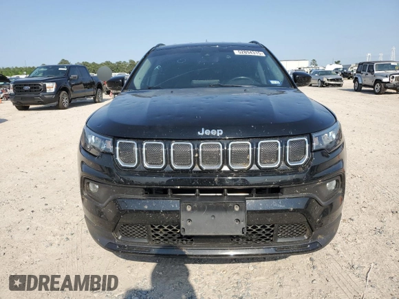 2022 Jeep Compass Limited with VIN 3C4NJDCBXNT196532, listed as a Copart auction lot 52894315 with 70,045 mi miles and Clean title. Bid and sale history available at DreamBid. Image 5.