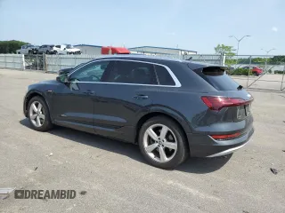 2019 Audi e-tron Prestige с VIN WA1VAAGE4KB012244, выставлен на аукционе Copart как лот 61049715 с пробегом 45 078 миль миль и Списание • Salvage title. История ставок и продаж доступна на DreamBid. Изображение 2.
