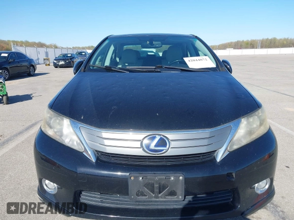 2010 Lexus HS 250h with VIN JTHBB1BA5A2027813, listed as a IAAI auction lot 42044072 with 147,818 mi miles. Bid and sale history available at carsss.com. Image 6.