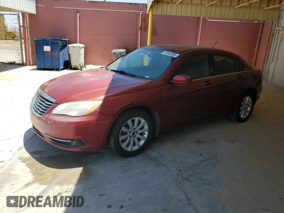 2013 Chrysler 200 Touring z VIN 1C3CCBBB8DN679026, wystawiony jako Copart lot #57943265 z przebiegiem 158 130 mil mil oraz Czysty tytuł • Clean title. Historia ofert i sprzedaży dostępna na DreamBid. Obrazek 1.