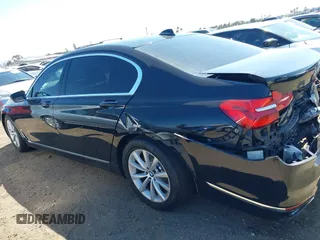 2019 BMW 7 Series 740i с VIN WBA7E2C50KB216826, выставлен на аукционе IAAI как лот 39659011 с пробегом Не указан миль и . История ставок и продаж доступна на DreamBid. Изображение 14.