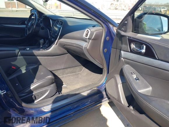 2017 Nissan Maxima SR with VIN 1N4AA6APXHC408764, listed as a IAAI auction lot 41595646 with 117,348 mi miles and . Bid and sale history available at DreamBid. Image 5.