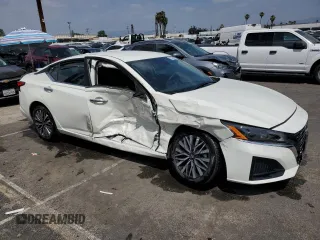2025 Nissan Altima SV with VIN 1N4BL4DV8SN374929, listed as a Copart auction lot 54321715 with 3,562 mi miles and Salvage Title. Bid and sale history available at DreamBid. Image 4.