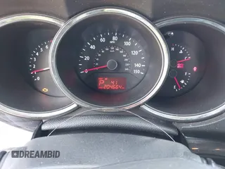 2013 Kia Sorento LX z VIN 5XYKTDA24DG349430, wystawiony jako IAAI lot #42549811 z przebiegiem 204 664 mil mil oraz . Historia ofert i sprzedaży dostępna na DreamBid. Obrazek 7.