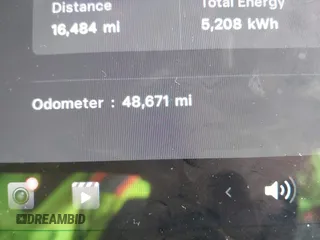 2022 Tesla Model Y Long Range z VIN 7SAYGDEE0NF435252, wystawiony jako IAAI lot #41449612 z przebiegiem 48 671 mil mil oraz . Historia ofert i sprzedaży dostępna na DreamBid. Obrazek 15.