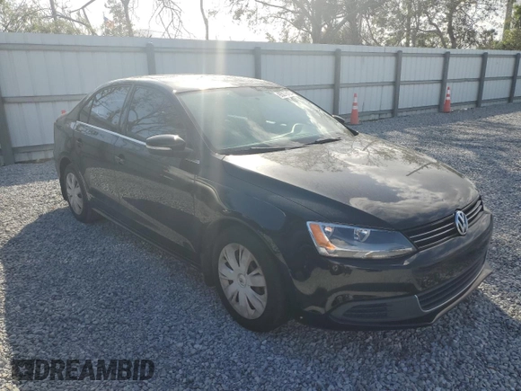 2013 Volkswagen Jetta SE z VIN 3VWDX7AJ2DM301057, wystawiony jako Copart lot #85076104 z przebiegiem 126 684 mil mil oraz Czysty tytuł • Clean title. Historia ofert i sprzedaży dostępna na DreamBid. Obrazek 4.