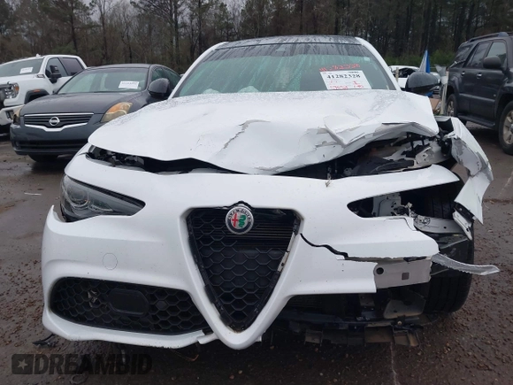 2022 Alfa Romeo Giulia Veloce z VIN ZARFANBN2N7663474, wystawiony jako IAAI lot #41282328 z przebiegiem 57 638 mil mil oraz . Historia ofert i sprzedaży dostępna na DreamBid. Obrazek 6.