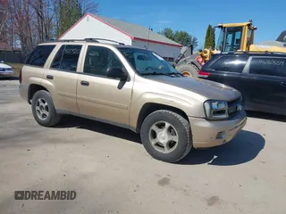 2007 Chevrolet TrailBlazer LS with VIN 1GNDT13S972247860, listed as a IAAI auction lot 42109210 with 259,362 mi miles. Bid and sale history available at carsss.com. Image 1.