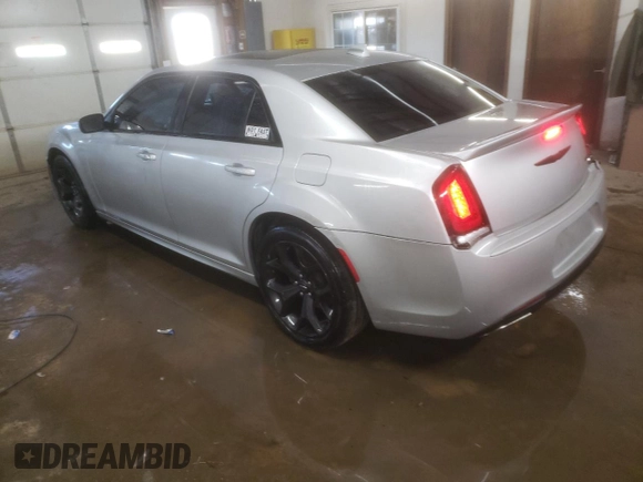 2020 Chrysler 300 S z VIN 2C3CCABT4LH187457, wystawiony jako Copart lot #83415084 z przebiegiem 59 900 mil mil oraz Szkody całkowita. Historia ofert i sprzedaży dostępna na DreamBid. Obrazek 2.