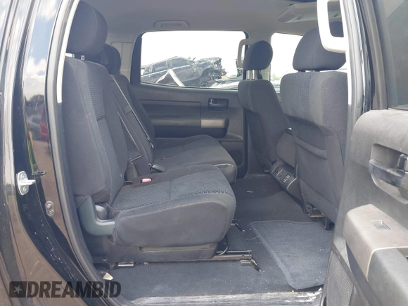 2013 Toyota Tundra z VIN 5TFDW5F13DX302067, wystawiony jako IAAI lot #42461336 z przebiegiem 124 876 mil mil oraz . Historia ofert i sprzedaży dostępna na DreamBid. Obrazek 8.