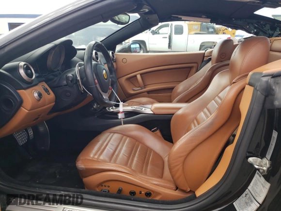 2010 Ferrari California с VIN ZFF65LJA4A0168991, выставлен на аукционе Copart как лот 66459973 с пробегом 45 378 миль миль и . История ставок и продаж доступна на DreamBid. Изображение 7.