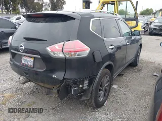2016 Nissan Rogue SV with VIN 5N1AT2MT6GC798620, listed as a IAAI auction lot 41900042 with 107,597 mi miles. Bid and sale history available at carsss.com. Image 4.