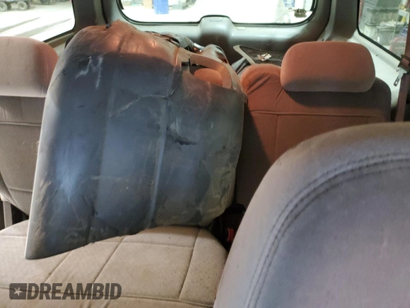 1998 Mercury Mountaineer z VIN 4M2ZU55PXWUJ01704, wystawiony jako Copart lot #50892605 z przebiegiem 196 987 mil mil oraz Szkoda całkowita • Salvage title. Historia ofert i sprzedaży dostępna na DreamBid. Obrazek 10.